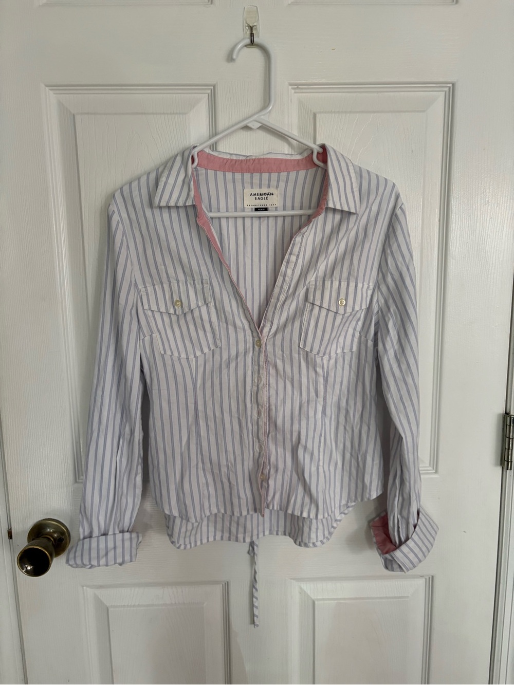 new American Eagle blue & White Striped Button-Up long sleeve Shirt with pink